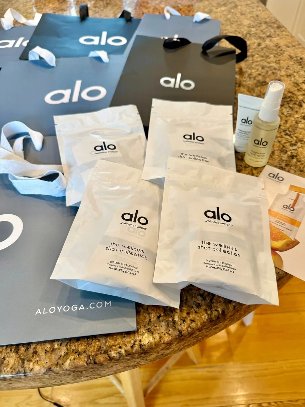 NWT Alo Yoga BUNDLE of Travel Wellness and (6) Paper Gift Bags , Cleanser